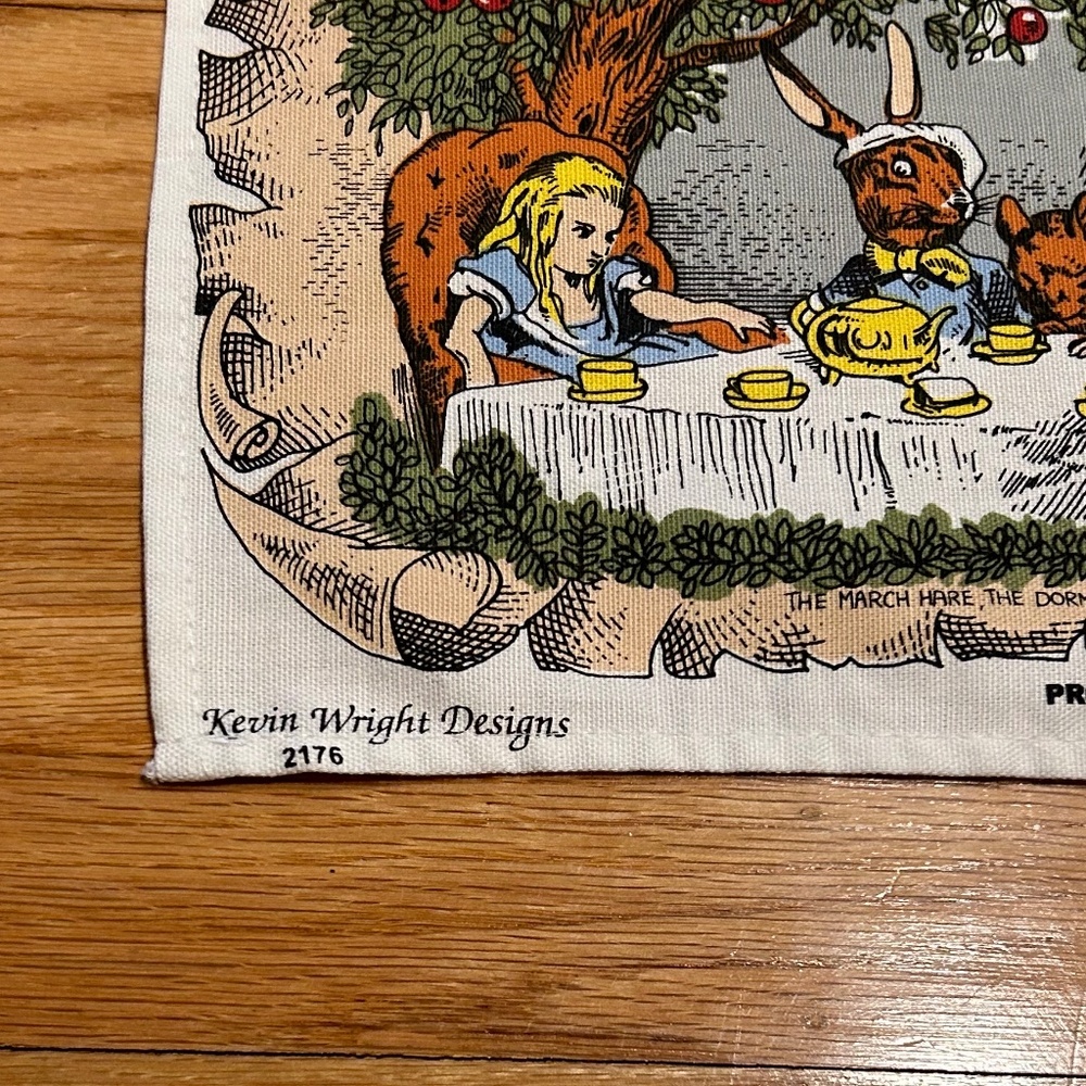 NWOT Alice's Shop Tea Towel - Alice in Wonderland Oxford Trail - Picture 5 of 6
